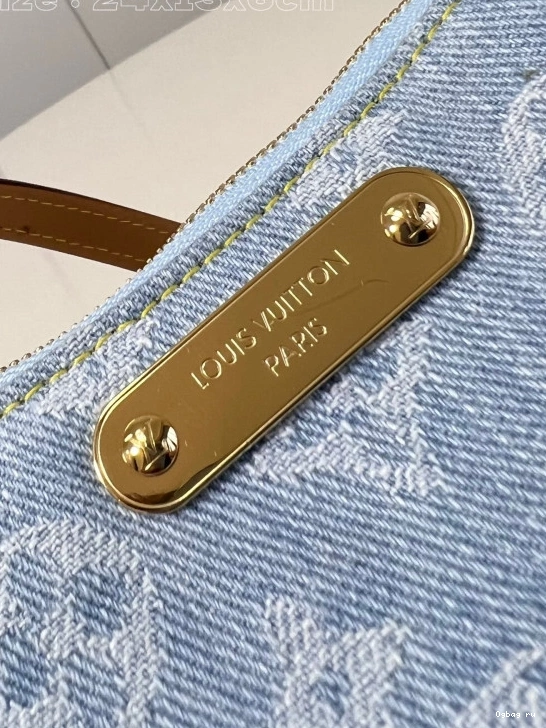 Liv LOUIS pochette -24.5*13.5*6.5CM VUITTON double 0809